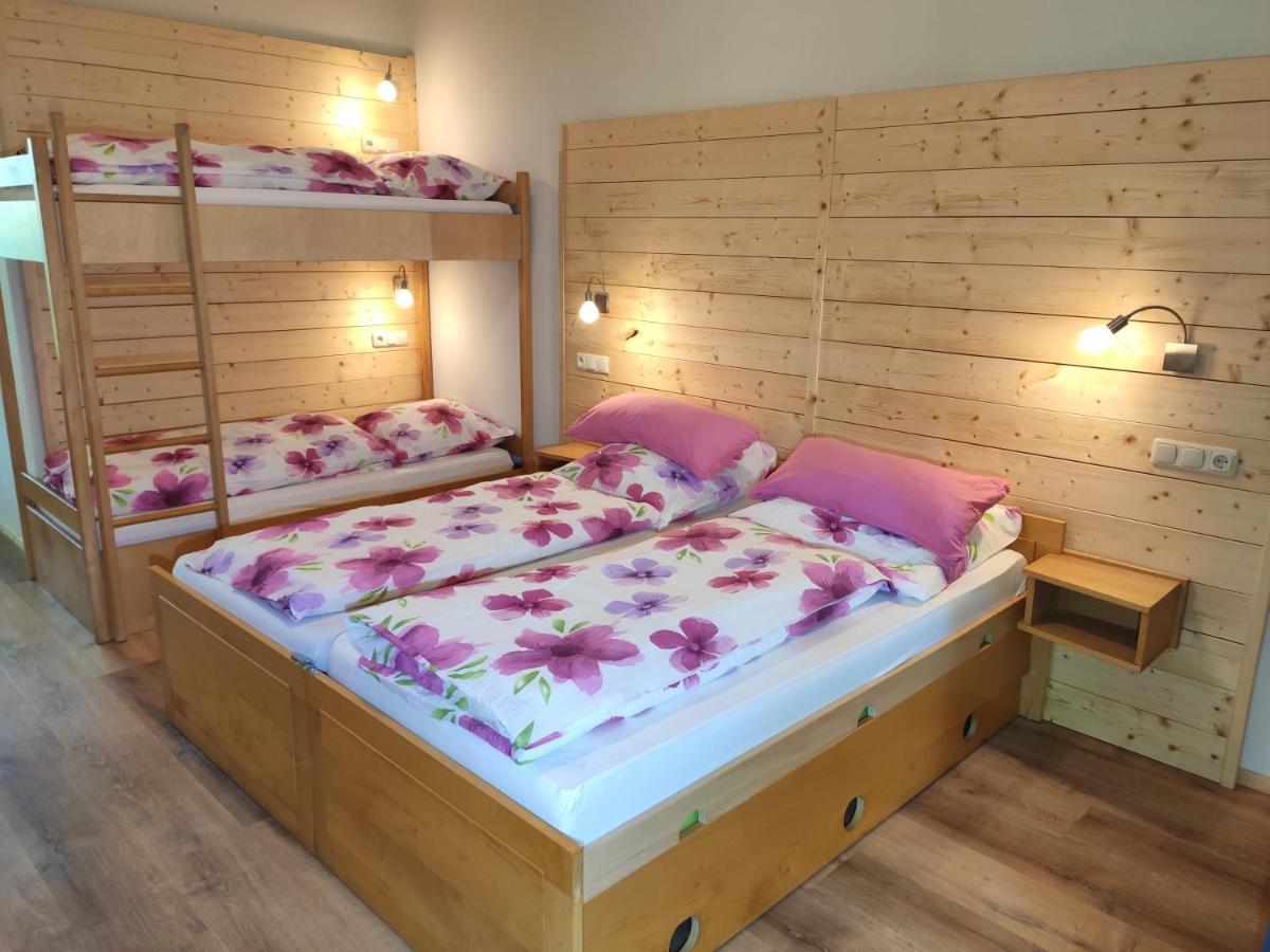 Max Motel Hinterzhof Bagian luar foto